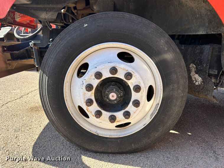 image for item LT9056 2000 Sterling L7500  oil distributor truck