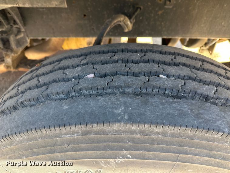 image for item LT9056 2000 Sterling L7500  oil distributor truck