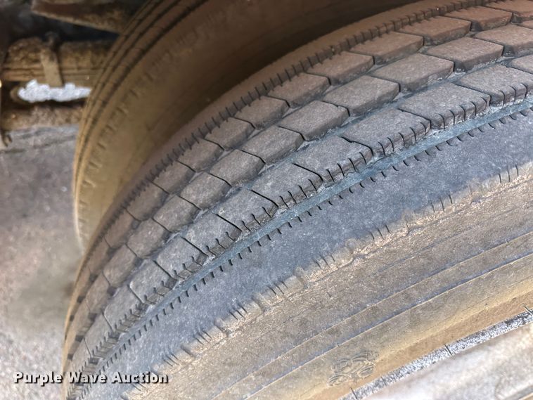 image for item LT9056 2000 Sterling L7500  oil distributor truck