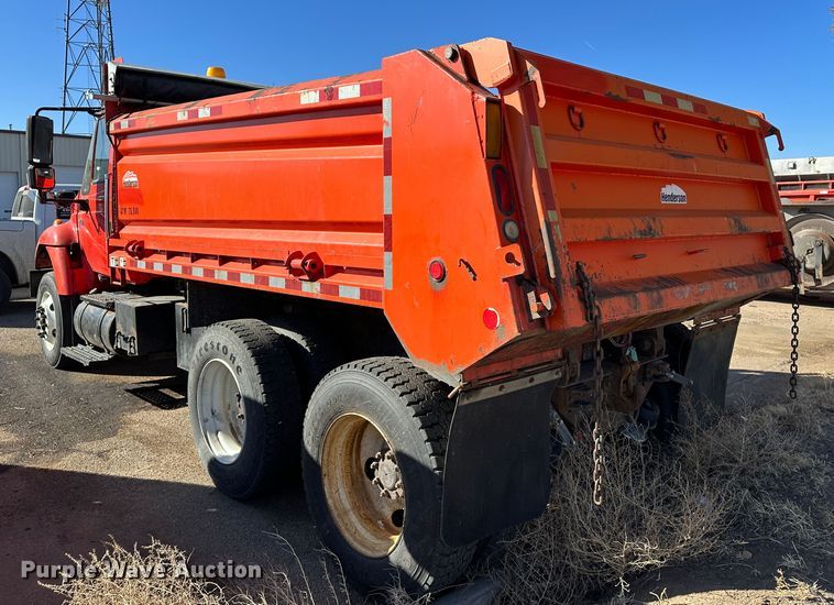 image for item LT9057 2007 International 7400  dump truck