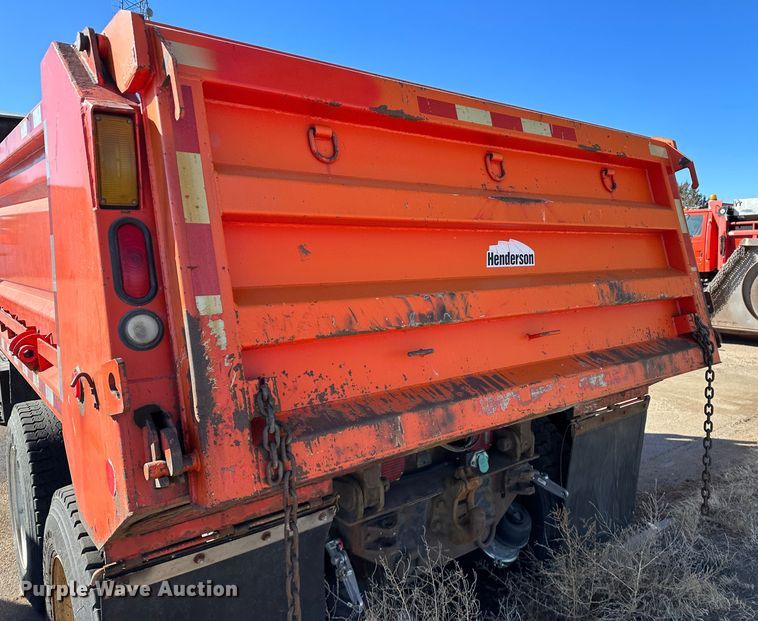 image for item LT9057 2007 International 7400  dump truck