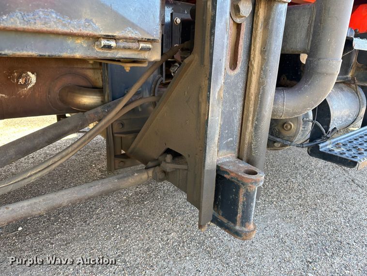 image for item LT9057 2007 International 7400  dump truck