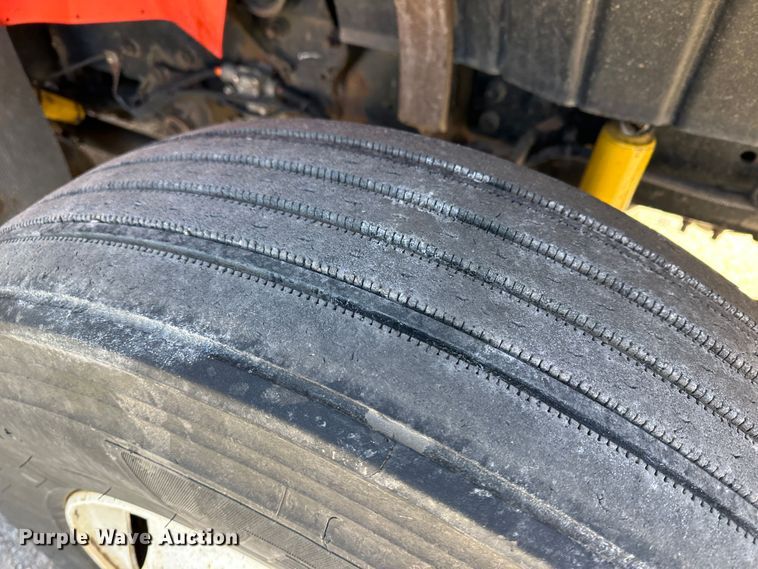 image for item LT9057 2007 International 7400  dump truck