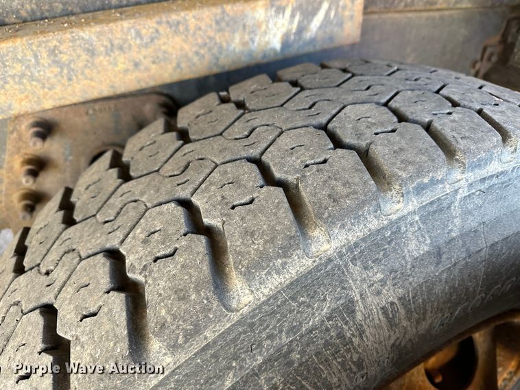 image for item LT9057 2007 International 7400  dump truck