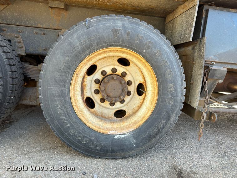 image for item LT9057 2007 International 7400  dump truck