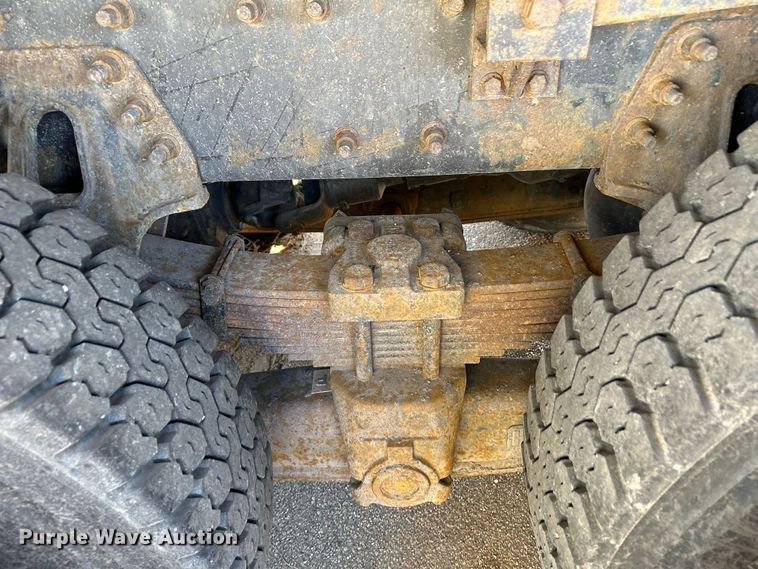 image for item LT9057 2007 International 7400  dump truck