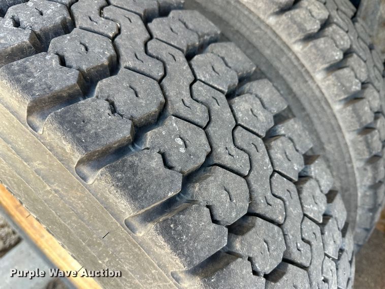 image for item LT9057 2007 International 7400  dump truck