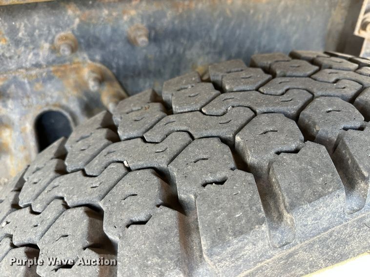 image for item LT9057 2007 International 7400  dump truck