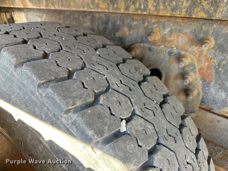 image for item LT9057 2007 International 7400  dump truck