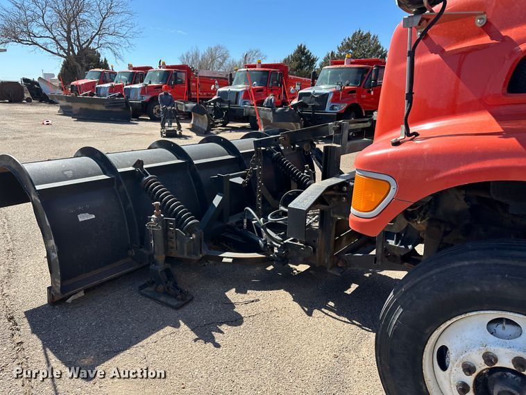 image for item LT9058 2003 Sterling LT7501  dump truck