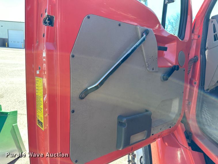 image for item LT9058 2003 Sterling LT7501  dump truck