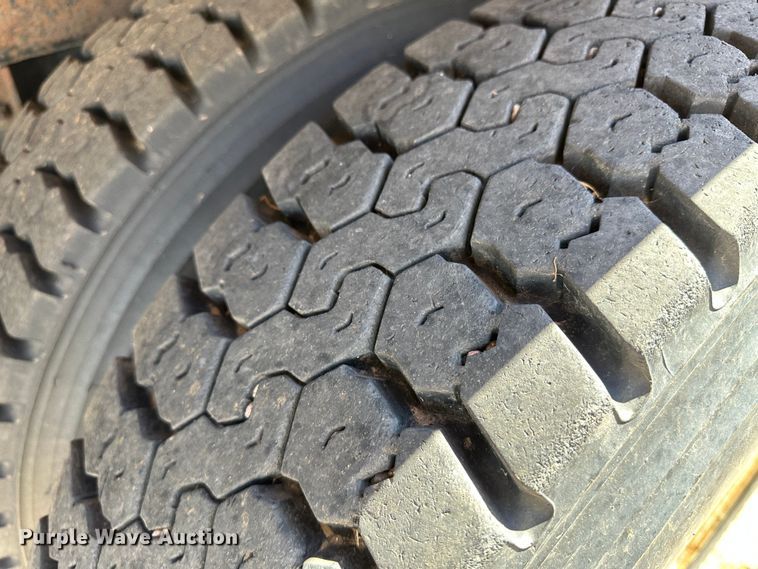 image for item LT9058 2003 Sterling LT7501  dump truck