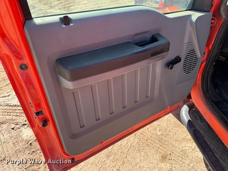 image for item LT9059 2011 Ford F250 Super Duty  pickup truck