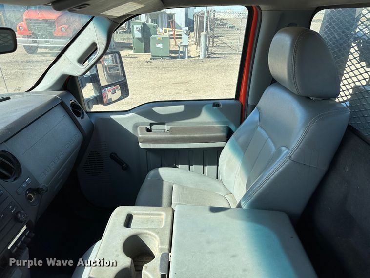 image for item LT9059 2011 Ford F250 Super Duty  pickup truck