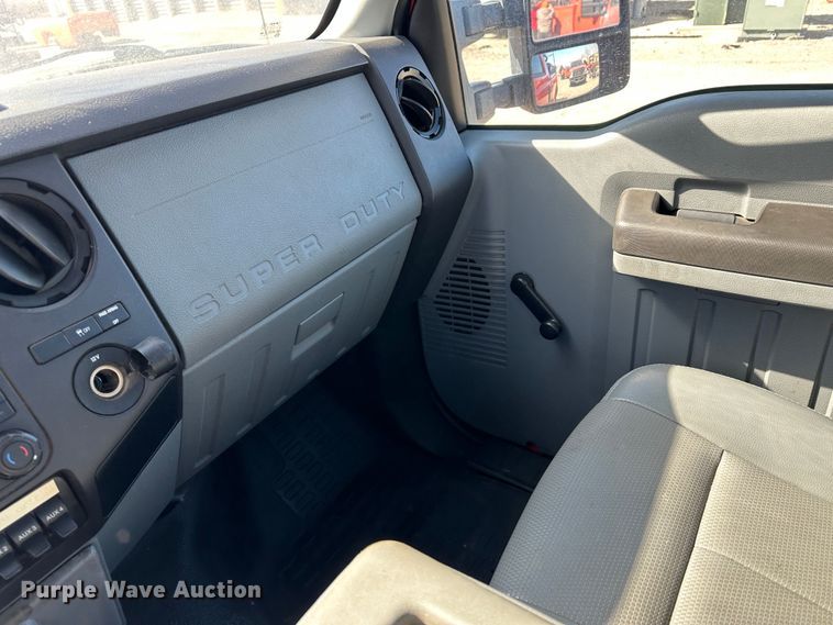 image for item LT9059 2011 Ford F250 Super Duty  pickup truck