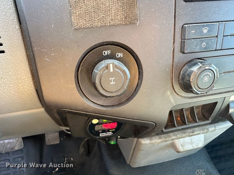 image for item LT9059 2011 Ford F250 Super Duty  pickup truck