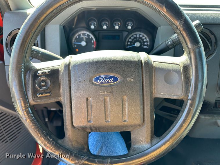image for item LT9059 2011 Ford F250 Super Duty  pickup truck