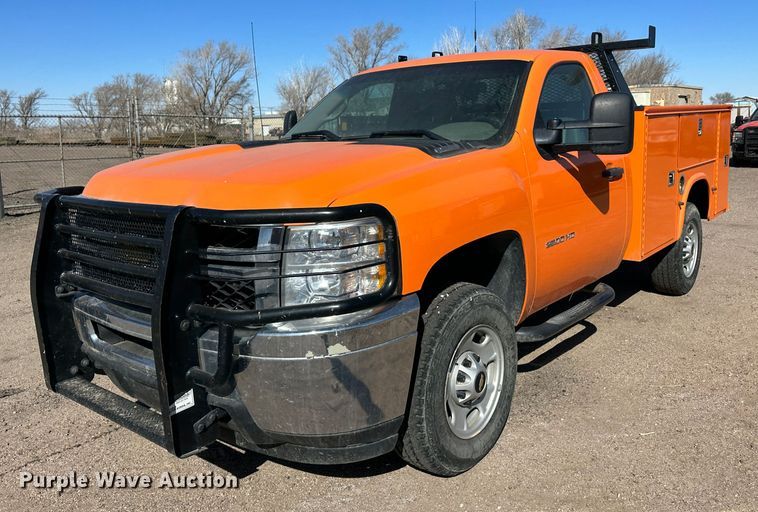 image for item LT9060 2012 Chevrolet Silverado 2500HD  utility bed pickup truck