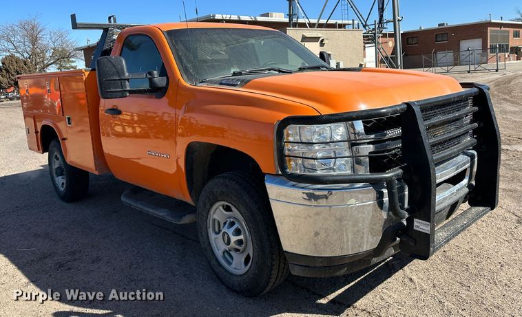 image for item LT9060 2012 Chevrolet Silverado 2500HD  utility bed pickup truck