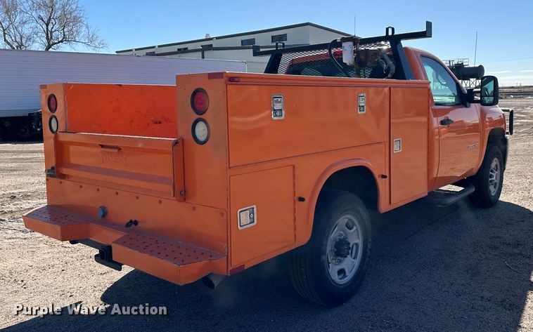 image for item LT9060 2012 Chevrolet Silverado 2500HD  utility bed pickup truck