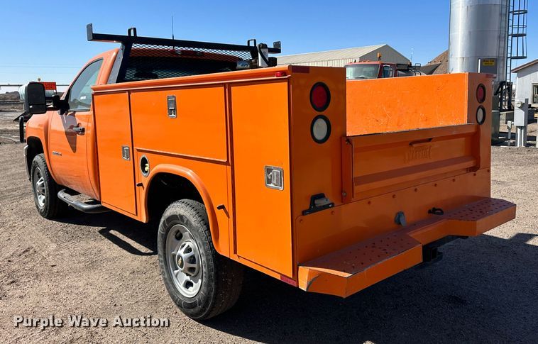 image for item LT9060 2012 Chevrolet Silverado 2500HD  utility bed pickup truck