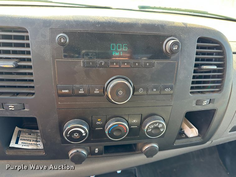 image for item LT9060 2012 Chevrolet Silverado 2500HD  utility bed pickup truck