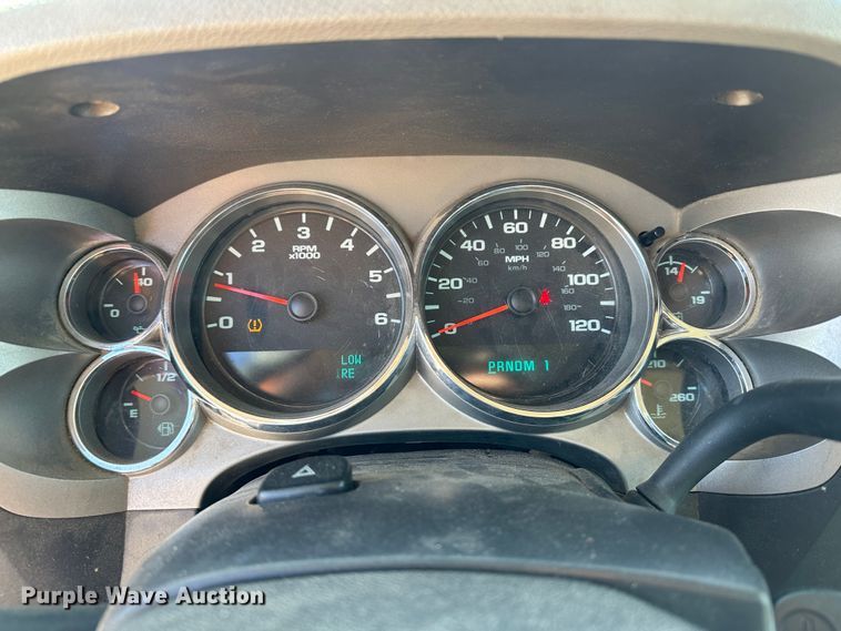 image for item LT9060 2012 Chevrolet Silverado 2500HD  utility bed pickup truck