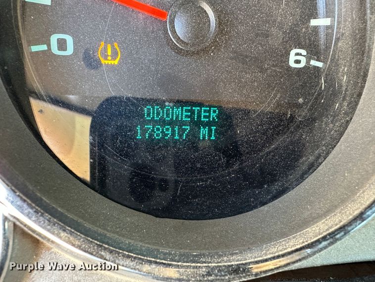 image for item LT9060 2012 Chevrolet Silverado 2500HD  utility bed pickup truck