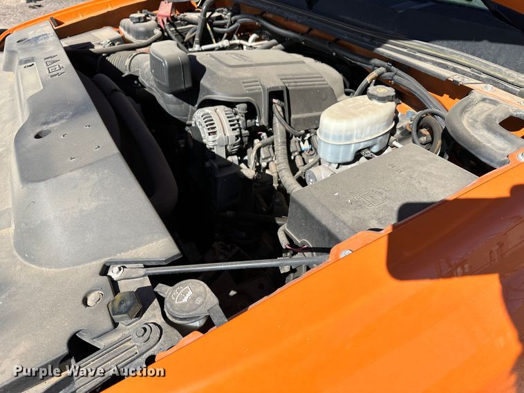 image for item LT9060 2012 Chevrolet Silverado 2500HD  utility bed pickup truck