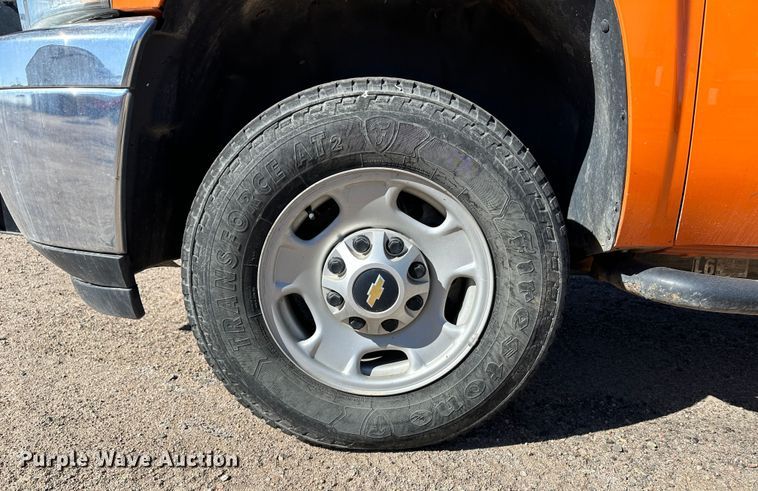 image for item LT9060 2012 Chevrolet Silverado 2500HD  utility bed pickup truck