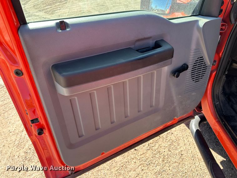 image for item LT9061 2011 Ford F250 Super Duty  pickup truck