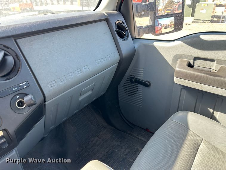 image for item LT9061 2011 Ford F250 Super Duty  pickup truck