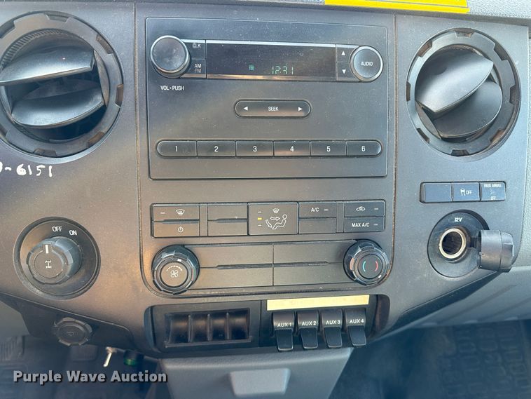 image for item LT9061 2011 Ford F250 Super Duty  pickup truck