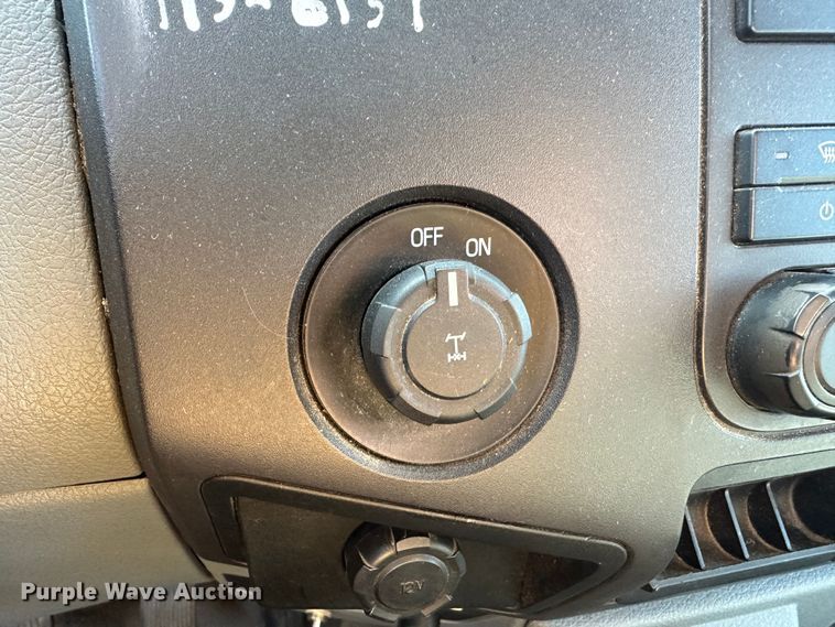 image for item LT9061 2011 Ford F250 Super Duty  pickup truck