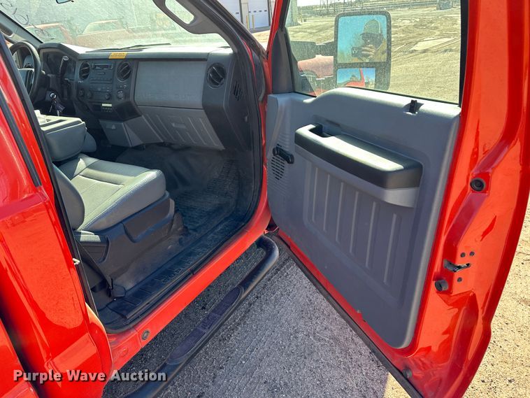 image for item LT9061 2011 Ford F250 Super Duty  pickup truck