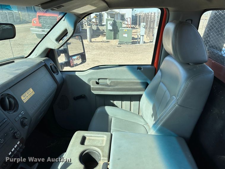 image for item LT9062 2011 Ford F250 Super Duty  utility bed pickup truck