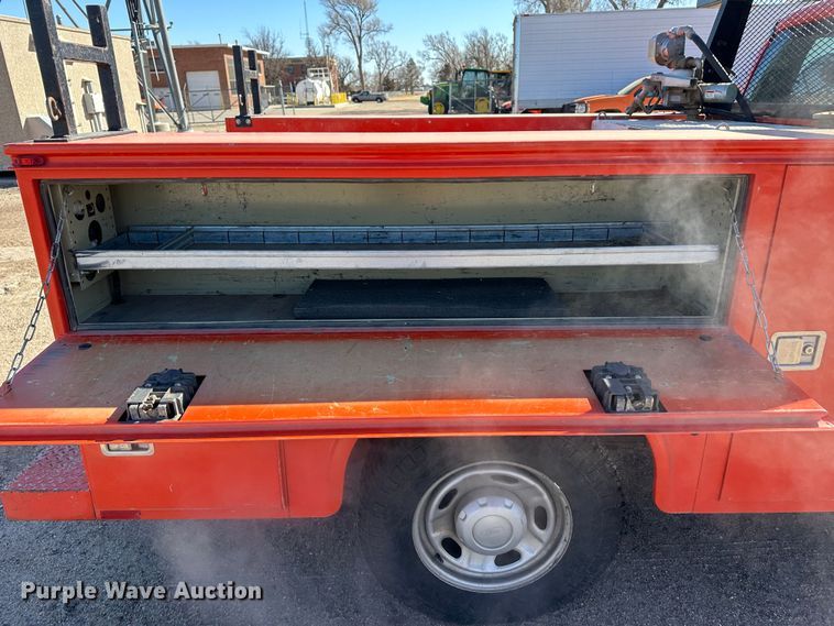 image for item LT9062 2011 Ford F250 Super Duty  utility bed pickup truck