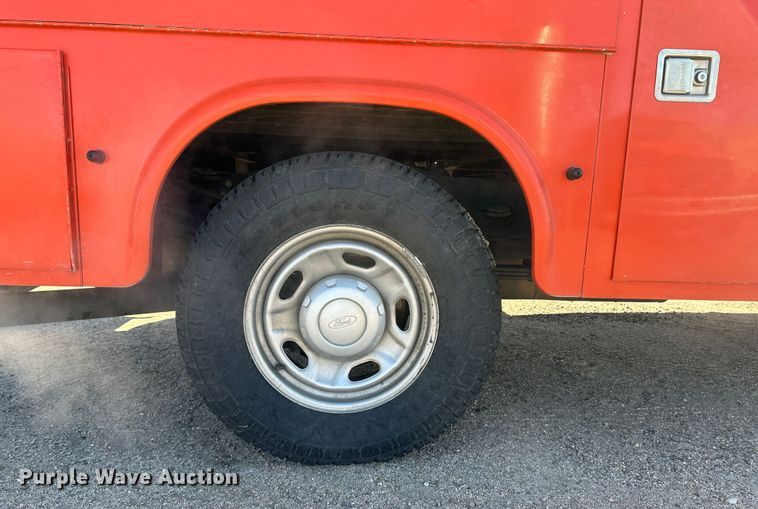 image for item LT9062 2011 Ford F250 Super Duty  utility bed pickup truck