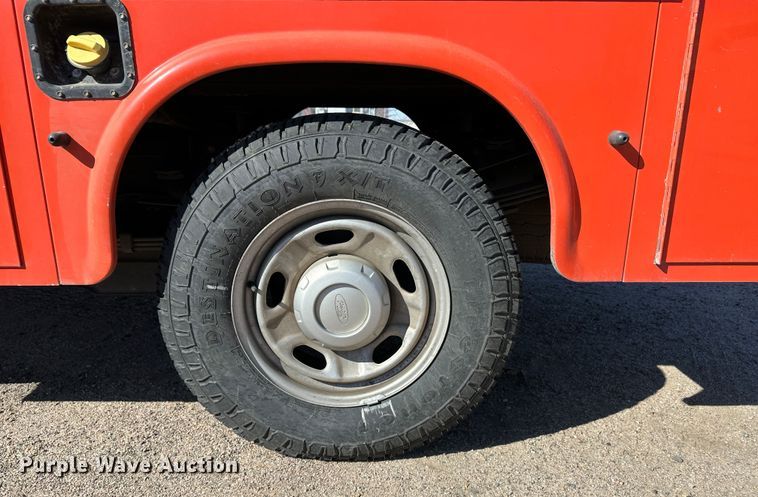 image for item LT9062 2011 Ford F250 Super Duty  utility bed pickup truck