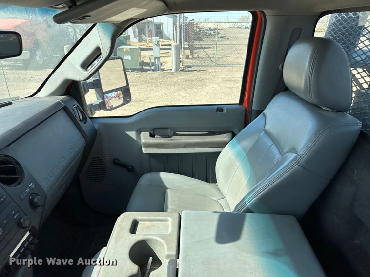 image for item LT9063 2011 Ford F250 Super Duty  pickup truck