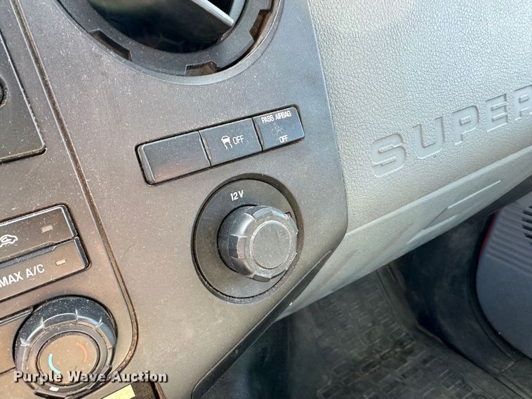 image for item LT9063 2011 Ford F250 Super Duty  pickup truck