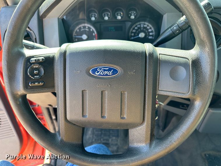 image for item LT9063 2011 Ford F250 Super Duty  pickup truck