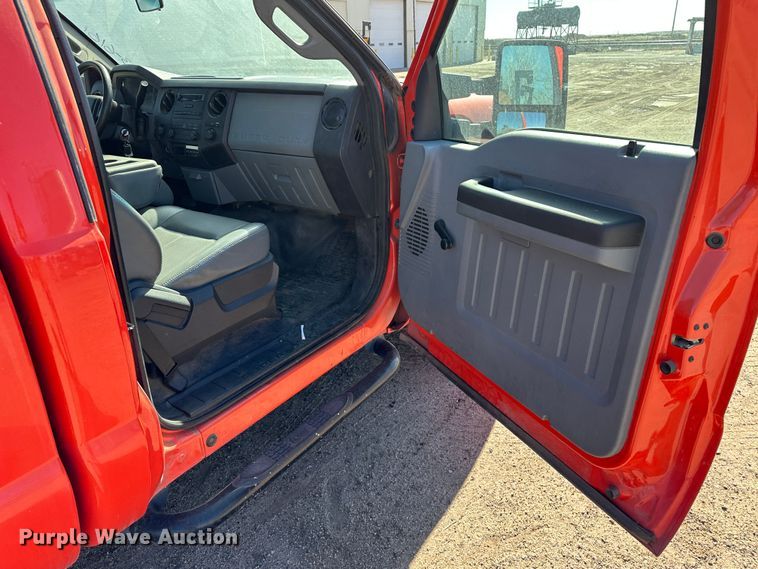 image for item LT9063 2011 Ford F250 Super Duty  pickup truck