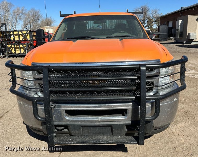 image for item LT9064 2012 Chevrolet Silverado 2500HD  utility bed pickup truck