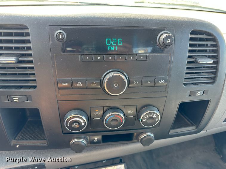 image for item LT9064 2012 Chevrolet Silverado 2500HD  utility bed pickup truck