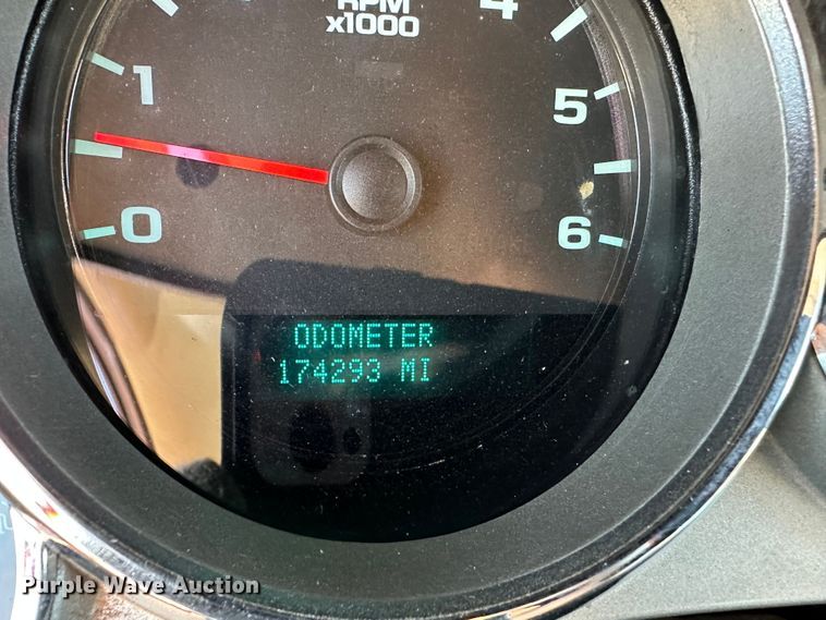 image for item LT9064 2012 Chevrolet Silverado 2500HD  utility bed pickup truck