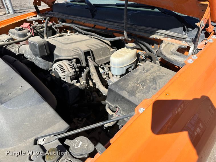 image for item LT9064 2012 Chevrolet Silverado 2500HD  utility bed pickup truck