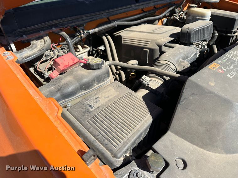 image for item LT9064 2012 Chevrolet Silverado 2500HD  utility bed pickup truck