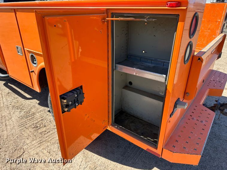 image for item LT9064 2012 Chevrolet Silverado 2500HD  utility bed pickup truck