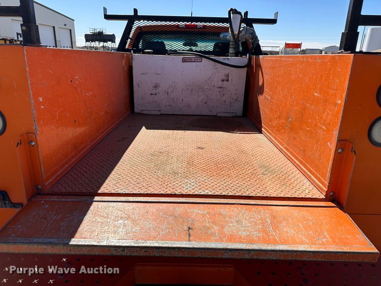 image for item LT9064 2012 Chevrolet Silverado 2500HD  utility bed pickup truck